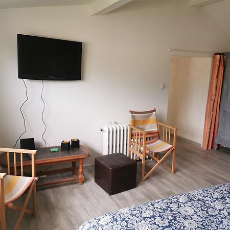 Logis St Cyrien Hotel Saint-Cyr-en-Val Exterior foto